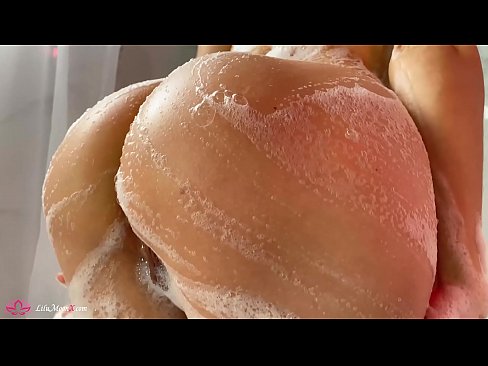 ❤️ Brunetka masturbira pičko z vibratorjem do intenzivnega orgazma pod tušem Super pornič na sl.com-milf-300.ru ❌❤